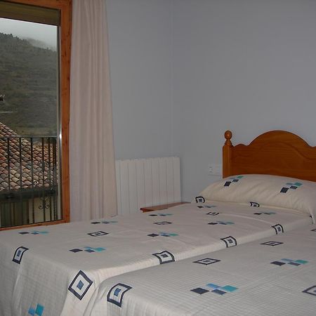 Apartamentos Turisticos Rosario Camarena de la Sierra Exterior photo